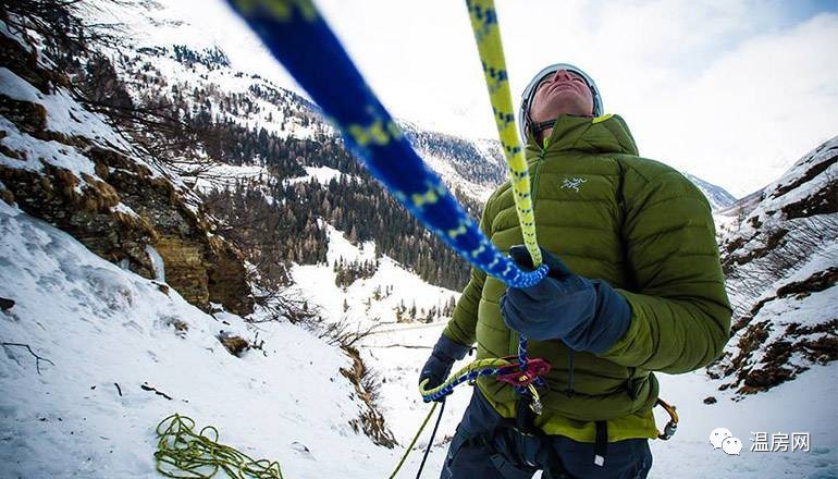 始祖鸟和加拿大鹅羽绒服哪个好,始祖鸟加拿大鹅
