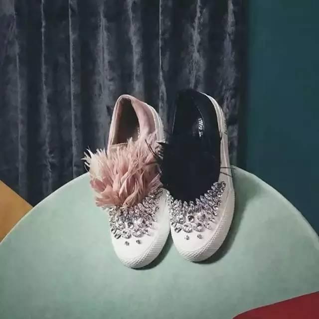 有款很贵却很丑的拖鞋,一双几十块的拖鞋值得买吗