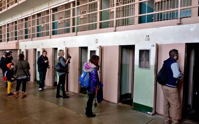 旧金山监狱恶魔岛,美国恶魔岛越狱事件