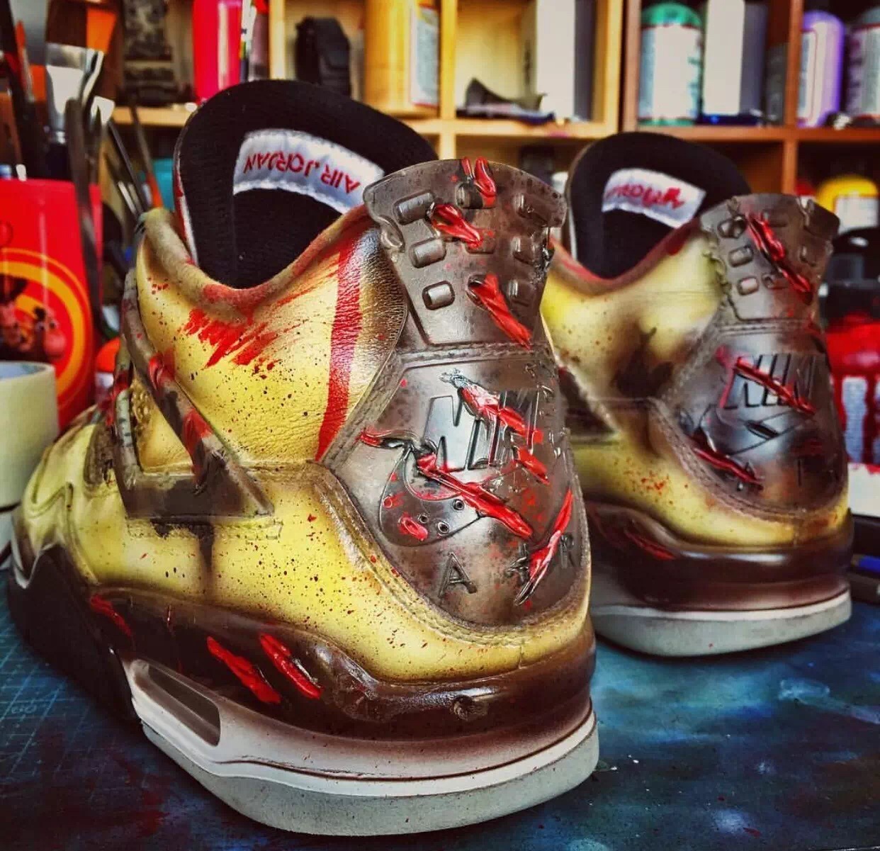 都说了没有Supreme×Yeezy这回事,你们为什么还要买