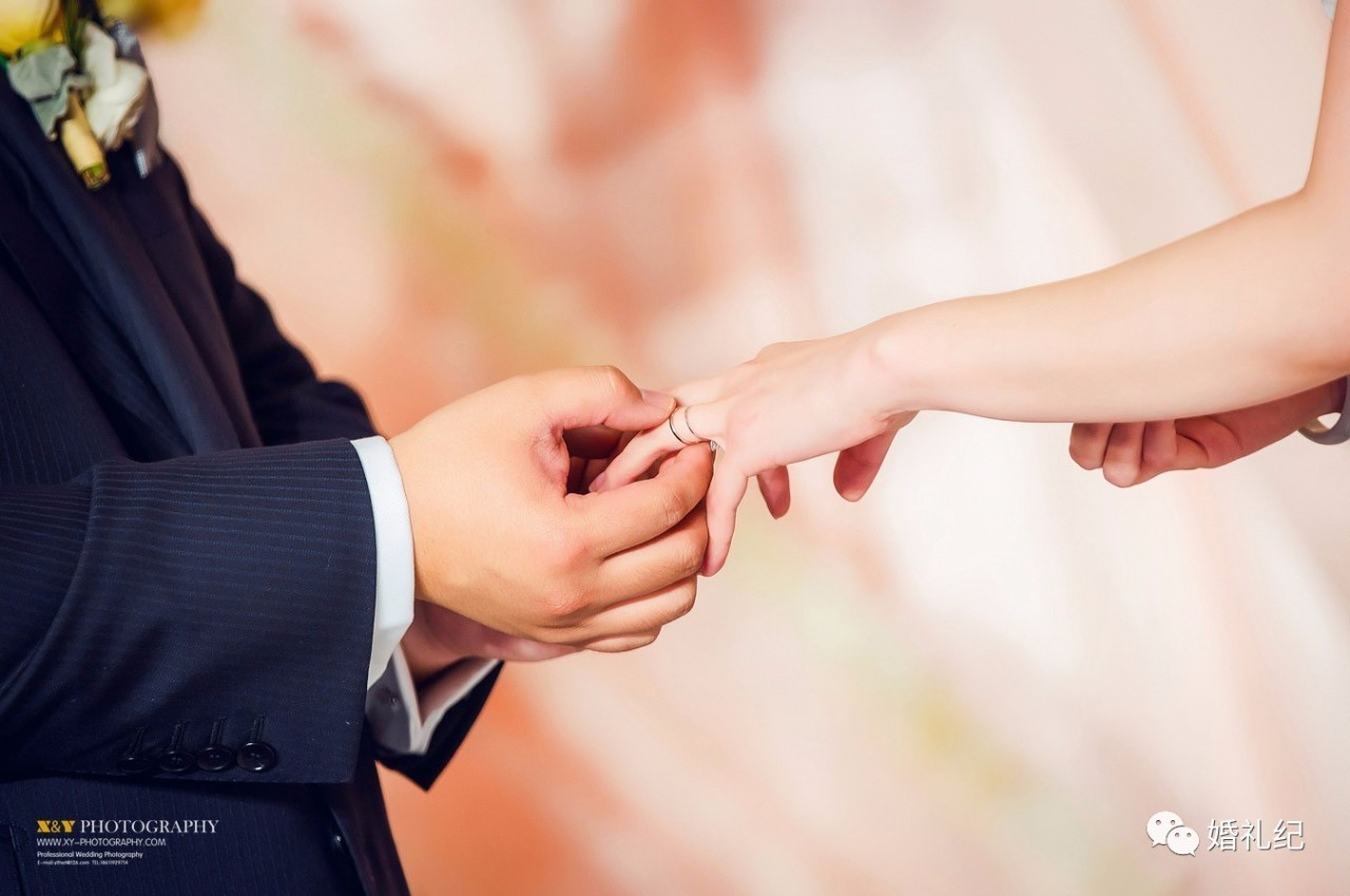 新娘美甲裸色系短甲,最近新娘美甲火爆款