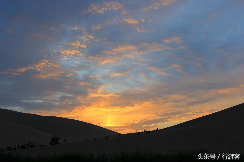 到敦煌去看月牙泉,敦煌沙洲夜市去莫高窟