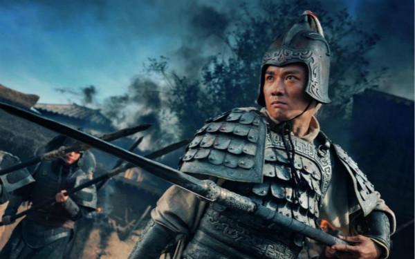 他贵为皇帝，却被骂白痴，危难中的一句话，让其他皇帝汗颜！