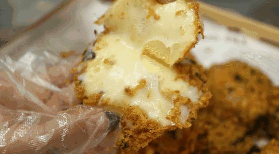 上海排队7小时吃到的网红面包,吃肉松小贝的网红