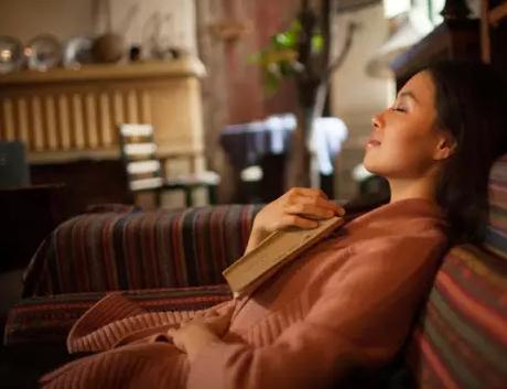 自己一个人拍照怎样摆pose才好看,学会这十个pose怎么拍照都好看