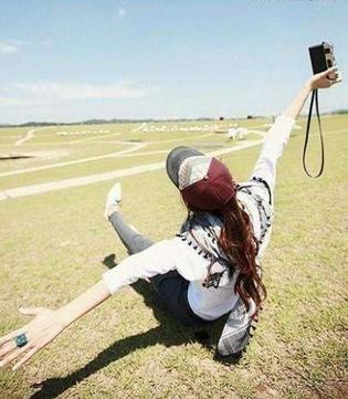 自己一个人拍照怎样摆pose才好看,学会这十个pose怎么拍照都好看