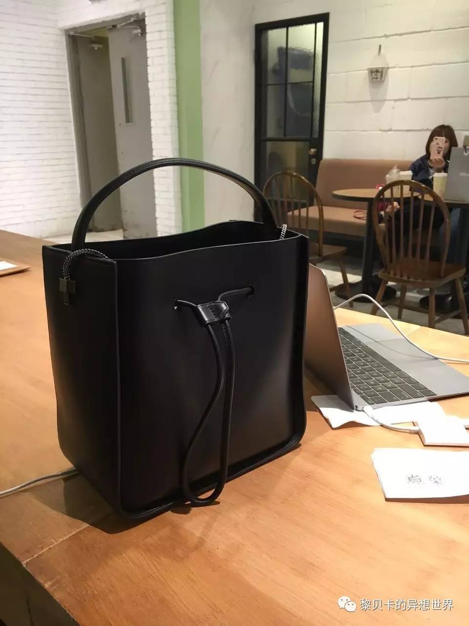 不想出门一出门就烦,不想出去但一出去就很嗨