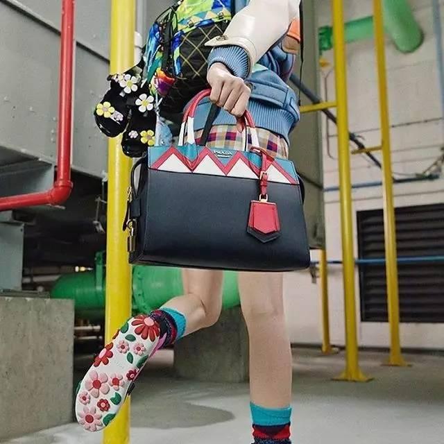 有款很贵却很丑的拖鞋,一双几十块的拖鞋值得买吗