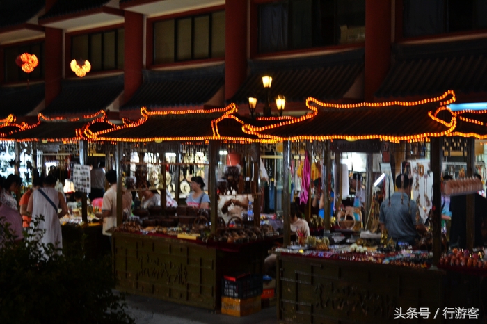 到敦煌去看月牙泉,敦煌沙洲夜市去莫高窟