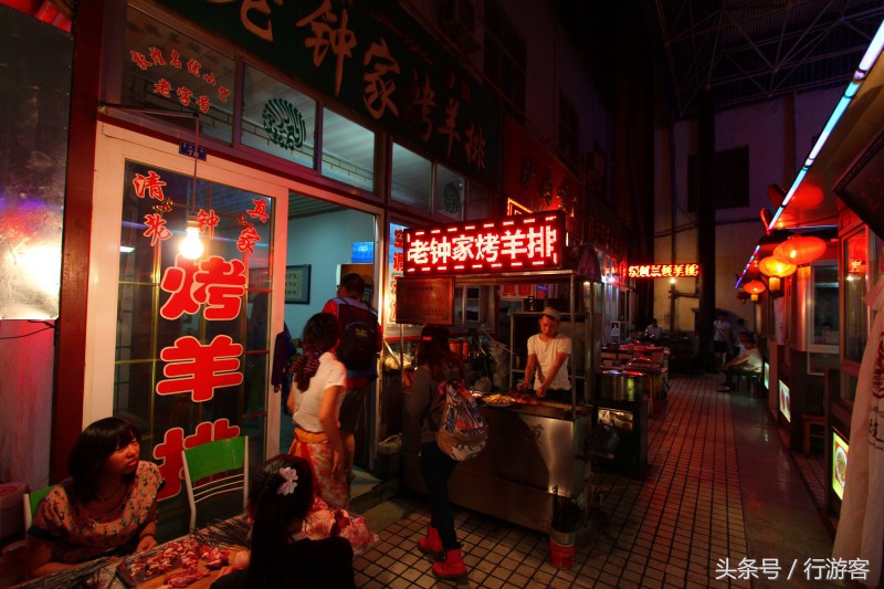 到敦煌去看月牙泉,敦煌沙洲夜市去莫高窟