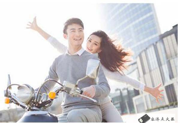 骑摩托十大注意事项,骑摩托听音乐的危害