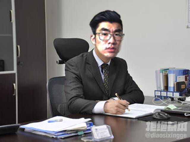 最爱穿西服的王经理，为什么会被白老板带去泰国旅游呢？