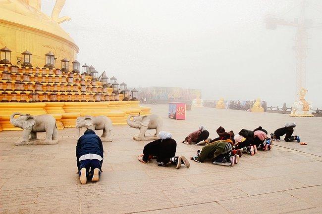 峨眉山一日观金顶日出吃住行攻略,峨眉山吃住行全攻略