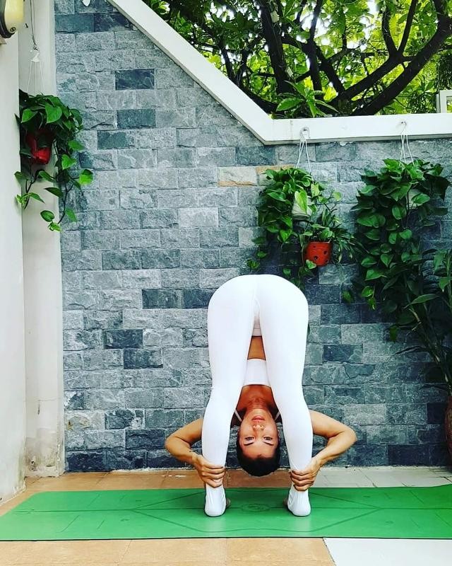 瑜伽穿啥瑜伽服好呢图片,瑜伽穿啥瑜伽服好看图片