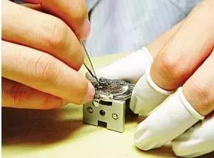 出现这个现象,就说明你的手表该换电池了