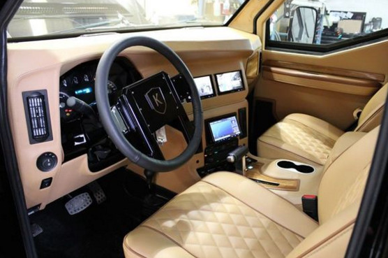 1800万下单提车得等15月，加次油得1500块，国内就1辆