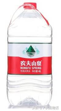 吃100包的辣条就是突破纪录了,连吃十包辣条会怎样