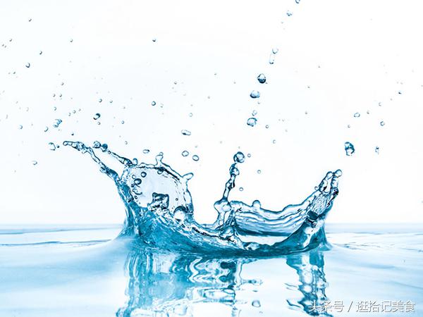 早上千万不要吃冰西瓜,千万不要早上空腹喝水