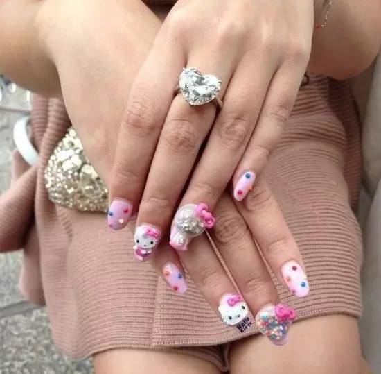 新娘美甲裸色系短甲,最近新娘美甲火爆款