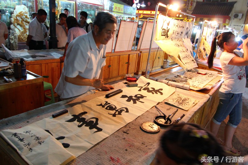 到敦煌去看月牙泉,敦煌沙洲夜市去莫高窟