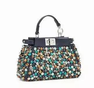 巴黎世家最好看的一款包,巴黎世家丑出天际的东西