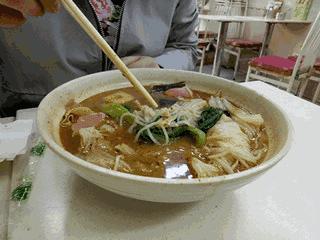 美女编辑拼死吃遍全城麻辣烫,终于选出6家最好吃的!