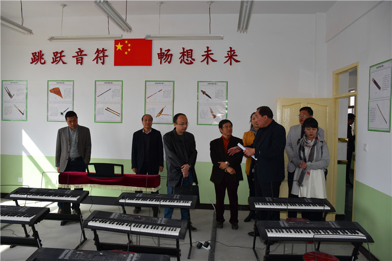 腾格里沙漠小学,腾格里沙漠学校