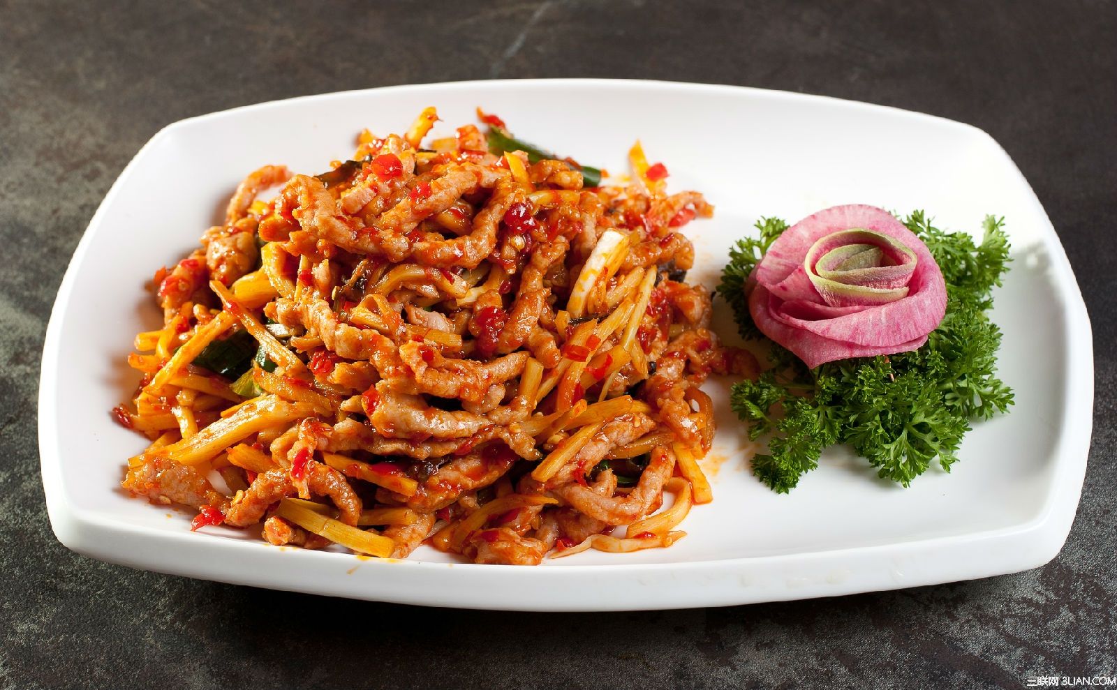 川菜的鱼香肉丝特点,正宗川菜鱼香肉丝的做法