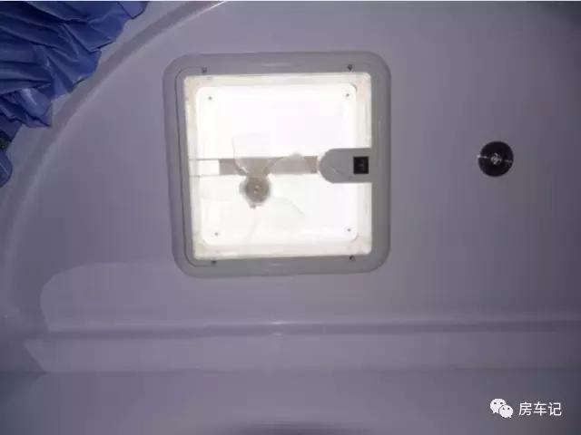 小空间大行程,大通原厂2018款b型房车体验