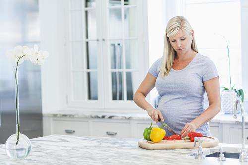 孕妇多吃这几种食物胎儿发育好,孕早期多吃什么食物对胎儿发育好