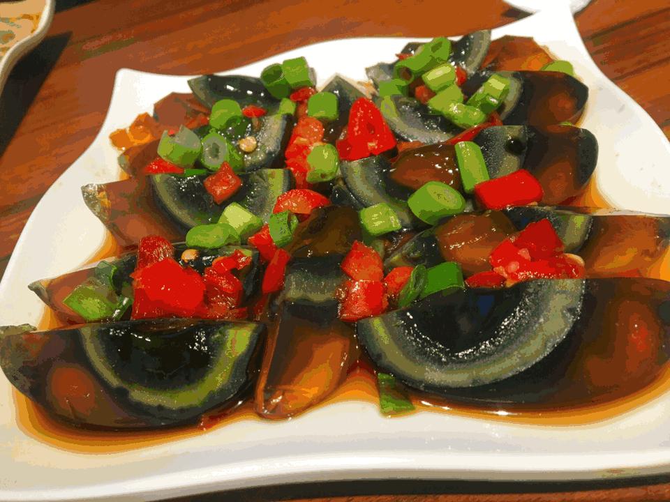 靠着这道菜这家店火了二十年,这个店只专注做一道菜却火了5年