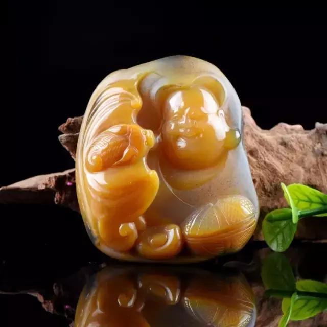 貔貅黄龙玉沙金佩戴有讲究,黄龙玉的貔貅戴着脖子上怎么戴