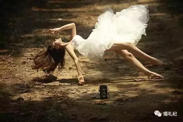 周迅拍照写真犹抱琵琶半遮面,周迅红毯年轻造型图片