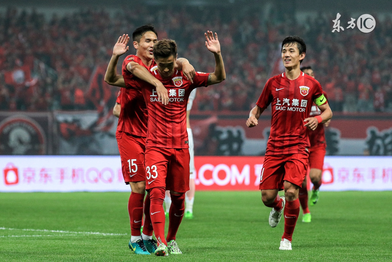 韦世豪在鲁能足校时的照片,足球之夜鲁能足校韦世豪