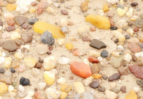 去新疆捡海蓝宝石容易捡到吗,新疆蓝宝石和透明石头在哪里捡