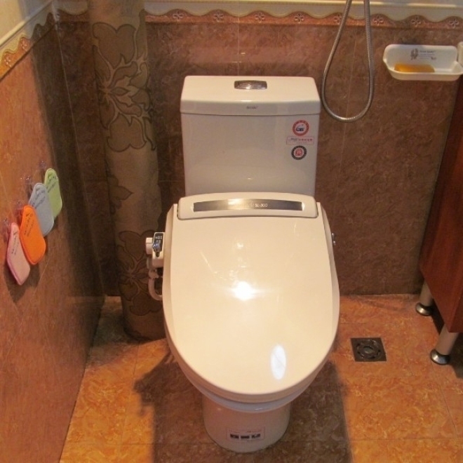 装修公司给安装智能马桶怎么样,家庭要不要安装智能马桶盖