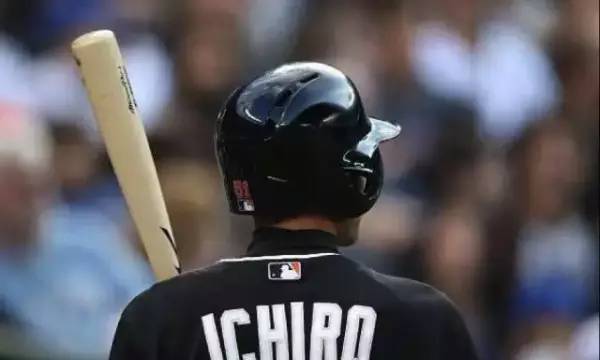 铃木一朗数据,铃木一郎是哪个位置