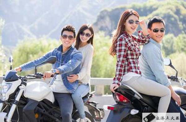 骑摩托十大注意事项,骑摩托听音乐的危害
