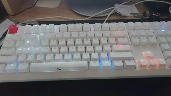 魔力鸭2108怎么样,魔力鸭2087黑轴和红轴