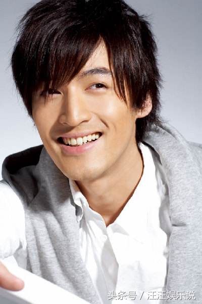 眉眼深邃的男明星桃花眼,7位明星桃花眼的魅力