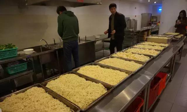 一天吃五顿都不要钱,“别人家的食堂”开挂了!贵司,还招人吗?
