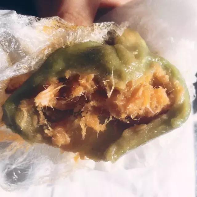 清明必来一口软软糯糯的青团,清明节肉松蛋黄青团