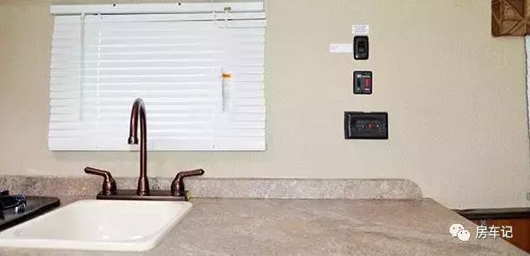 托展式b型房车,双轴进口豪华拖挂式房车