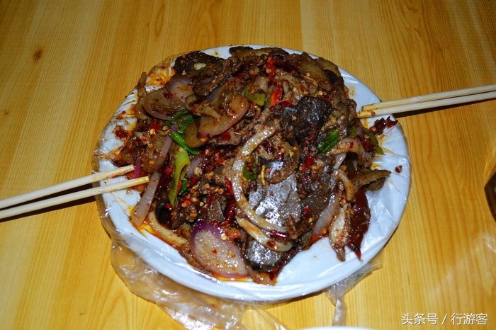 到敦煌去看月牙泉,敦煌沙洲夜市去莫高窟