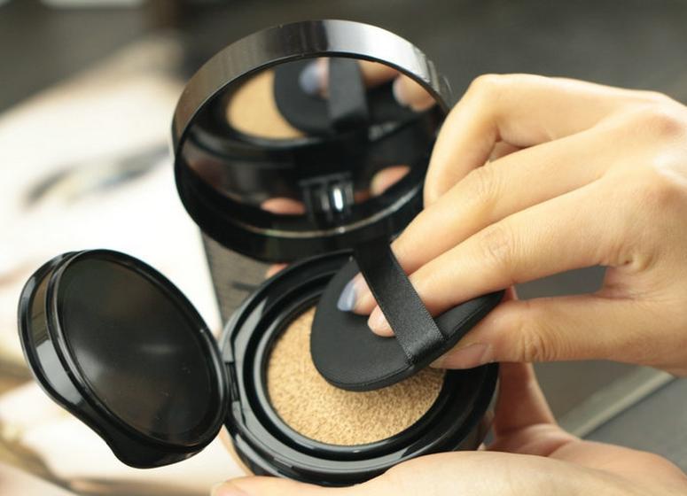 水润滋润不卡粉平价气垫,推荐好评轻薄水润气垫