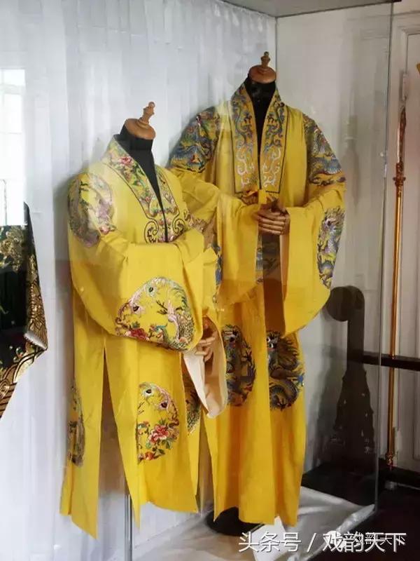 京剧戏曲服装大全,京剧戏曲服饰与表演