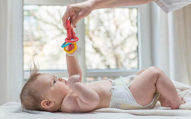 男宝宝纸尿裤会侧漏吗,男宝宝穿纸尿裤会导致不育吗