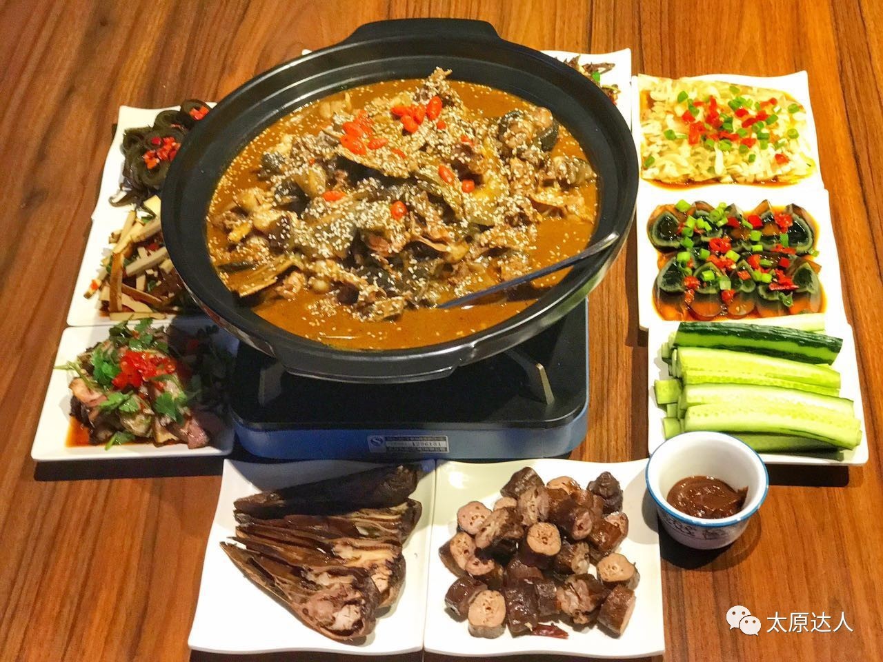 靠着这道菜这家店火了二十年,这个店只专注做一道菜却火了5年