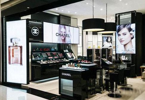 屈臣氏欧莱雅哪个好用,屈臣氏美宝莲哪个好用