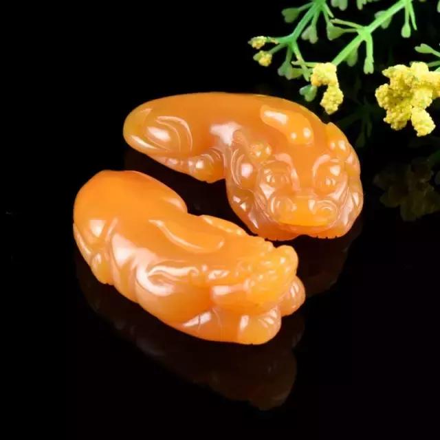 貔貅黄龙玉沙金佩戴有讲究,黄龙玉的貔貅戴着脖子上怎么戴